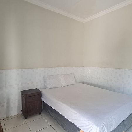 Oyo 90831 Hotel Gardenia Prambanan Yogyakarta Ngoại thất bức ảnh