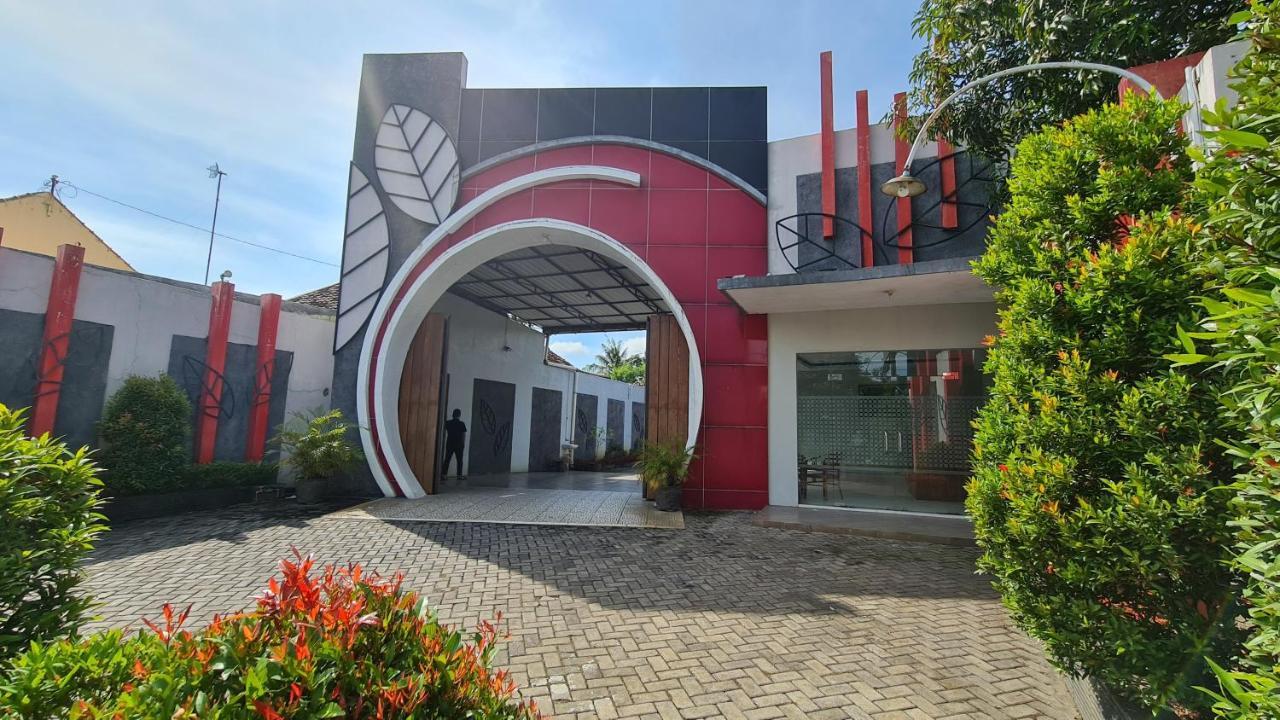 Oyo 90831 Hotel Gardenia Prambanan Yogyakarta Ngoại thất bức ảnh