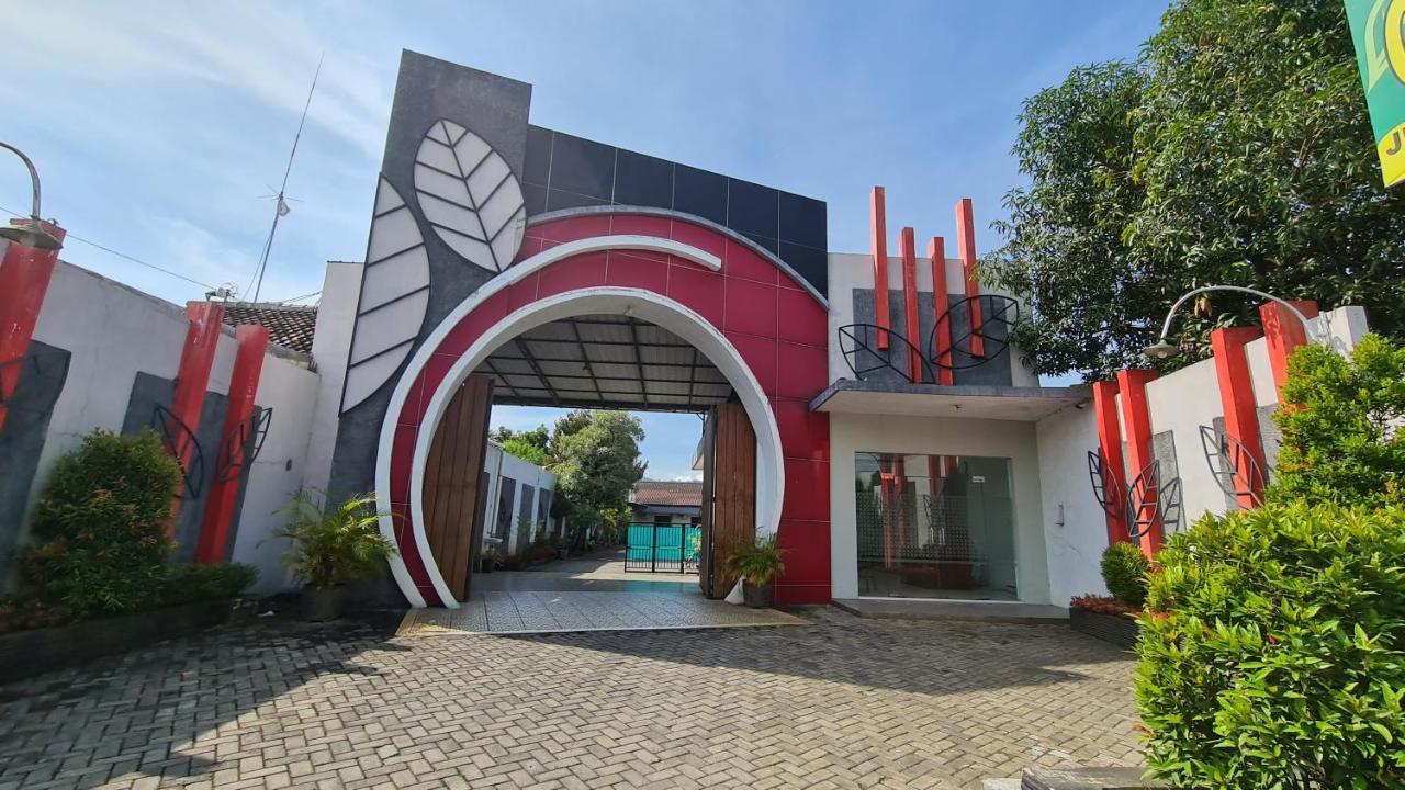 Oyo 90831 Hotel Gardenia Prambanan Surakarta  Ngoại thất bức ảnh